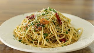 Spaghetti Aglio e Olio Recipe [upl. by Gallenz]